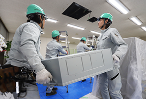 空調設備設置の様子2