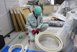 設備メンテナンスの様子2