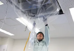 設備クリーニングの様子2